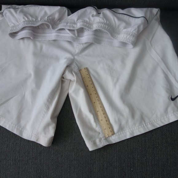 Nike Dri-Fit White Tennis Shorts Size M - Picture 7 of 11